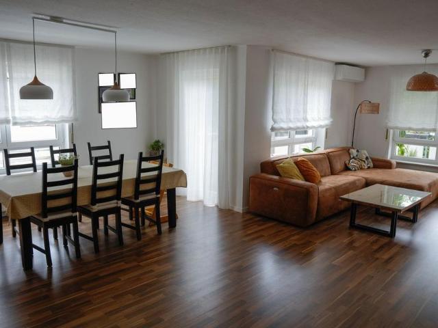 Großzügige 4,5 Zimmer Wohnung 107 m² in ruhiger Lage