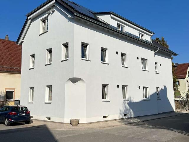 Großzügige 4,5 Zimmer Wohnung 1.OG, KFW50 Niedrigenergiehaus