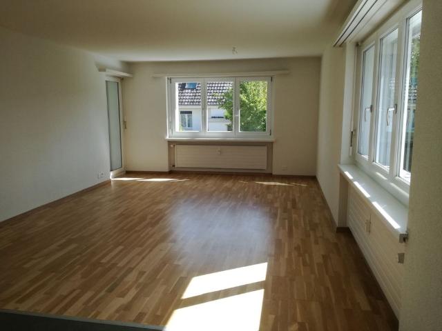 Grosszügige 4.5 Zimmer Wohnung