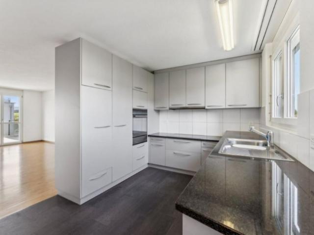 Grosszügige 4.5 Zimmer Wohnung an ruhiger und zentraler Lage