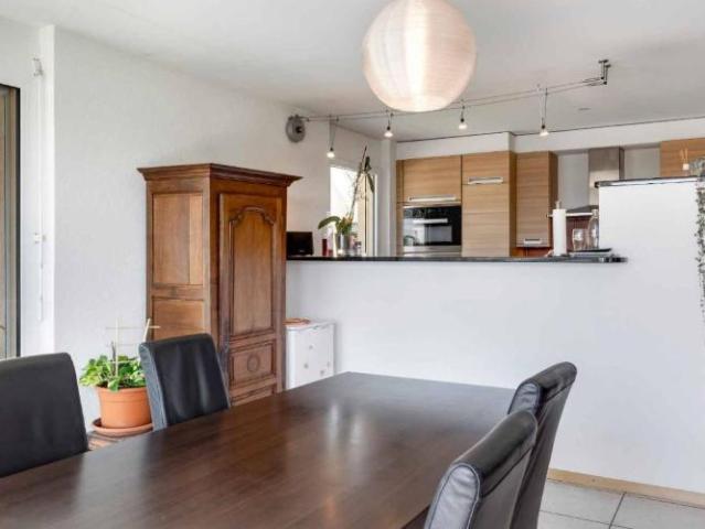 Grosszügige 4,5 Zimmer Wohnung in ruhiger und grüner Umgebung