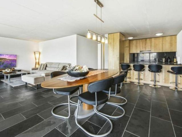 Grosszügige 4.5 Zimmer Wohnung in ruhiger Lage