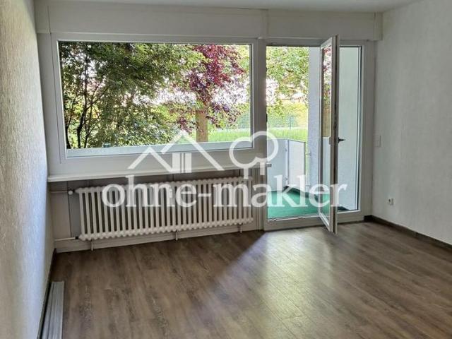 Großzügige 4,5 Zimmer Wohnung mit Balkon und Blick ins Grüne