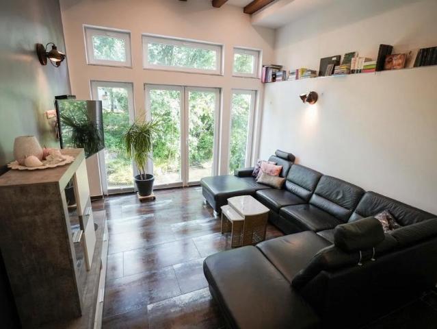 Großzügige 4,5 Zimmer Wohnung mit Balkon und Garten an der Erms