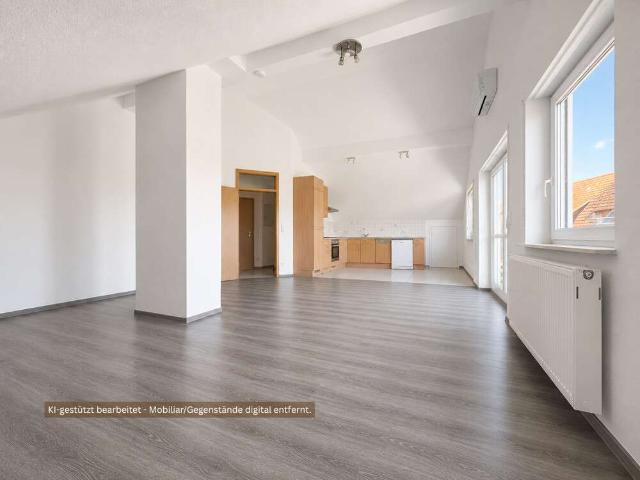 Großzügige 4,5 Zimmer Wohnung mit Balkon, EBK und klimatisiertem Wohnbereich