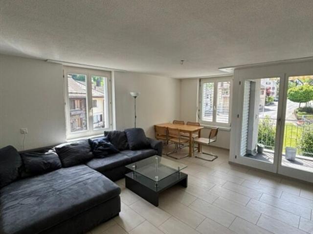 grosszügige 4.5 Zimmer Wohnung mit Balkon im Zentrum von Vilters