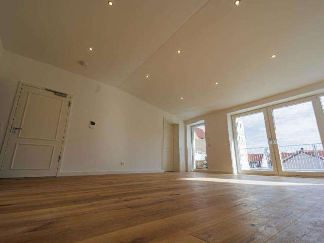 Großzügige 4,5 Zimmer Wohnung mit Balkon in Augsburgs Innenstadt