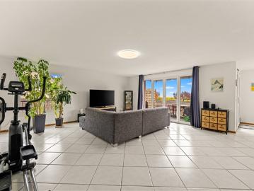 Grosszügige 4.5 Zimmer Wohnung mit freiem Blick