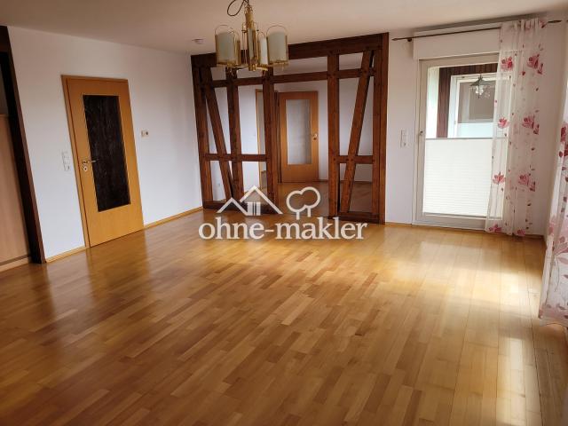 großzügige 4,5 Zimmer Wohnung mit Terrasse und Gemeinschaftsgarten inkl. Außenpool in Grunholz