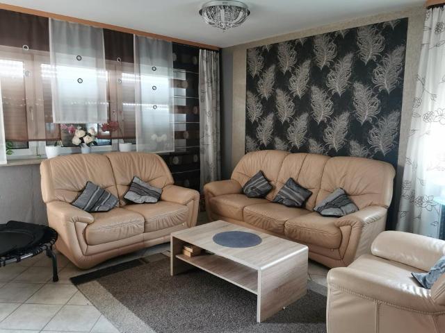 Großzügige 4,5 Zimmer Wohnung mit Tiefgarage in begehrter Lage