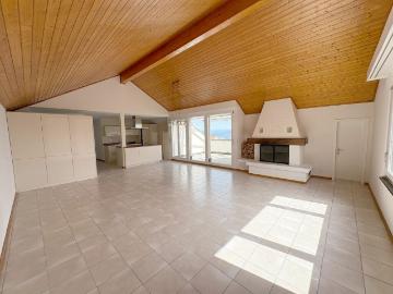 Grosszügige 4.5 Zimmer Wohnung mit traumhafter Aussicht und 170 m² Nutzfläche
