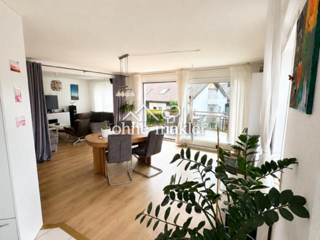 Großzügige 3,5 Zimmer Wohnung mit zwei Balkonen in Böblingen