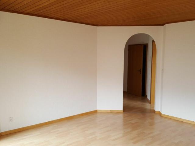 grosszügige 4.5 Zimmerwohnung an ruhiger Lage