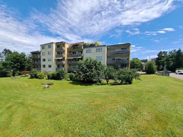 Grosszügige 4.5 Zimmerwohnung im Zentrum von Dietlikon