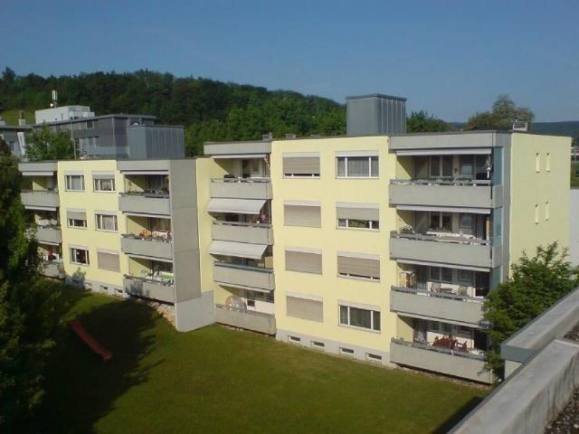 Grosszügige 4.5 Zimmerwohnung mit sanierter Küche und Bad