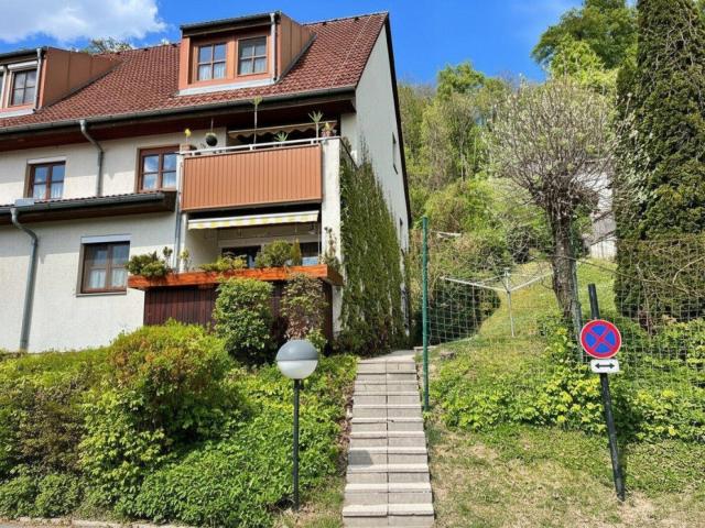 Großzügige 5 Zi DG Wohnung in Linz mit Balkon, Loggia & Garage – Traumlage!