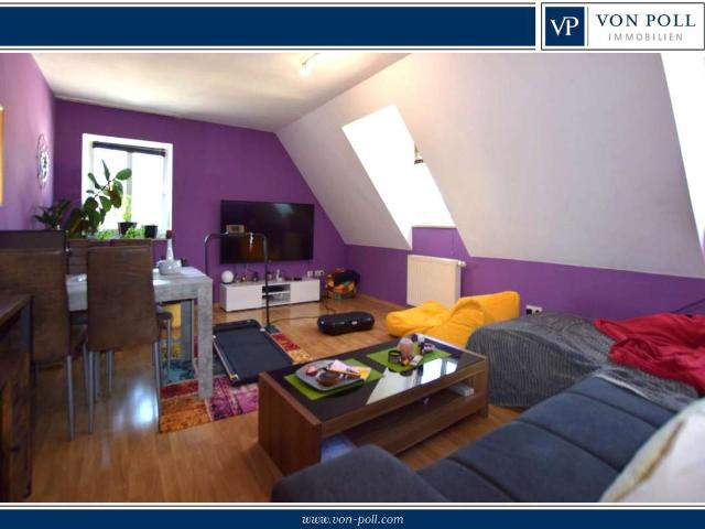 Größzügige 5 Zimmer Wohnung mit 2 Bädern, 2 Küchen und Stellplatz