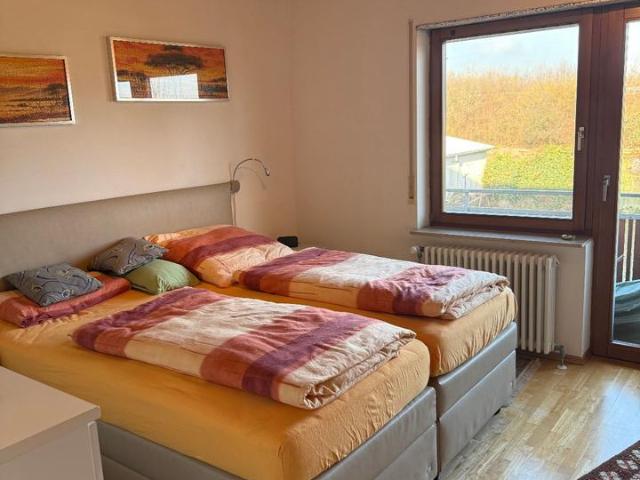 Großzügige 5 Zimmer Wohnung mit 2 Balkonen, provisionsfrei