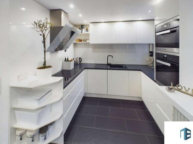 5 Zimmer Wohnung auf 108 m² mit 2 Balkonen und 2 Stellplätzen attraktiver Lage von Bad Kreuznach!