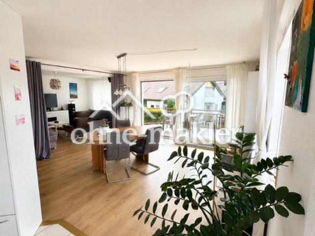 Großzügige 5 Zimmer Wohnung mit zwei Balkonen in Böblingen