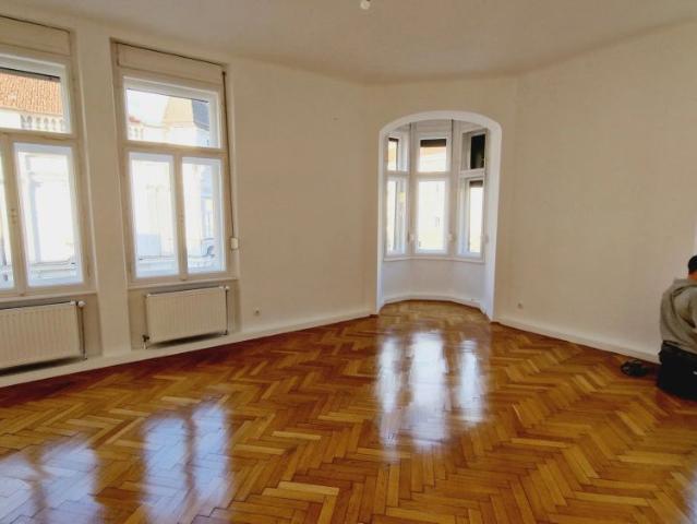 Großzügige 5 Zimmer Wohnung mit Balkon im Zentrum von Leoben