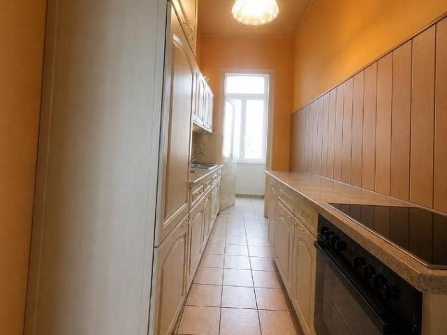 Großzügige 5 Zimmer Wohnung mit Balkon in Eisenberg