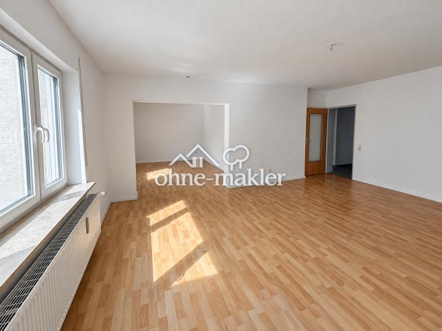 Großzügige 5 Zimmer Wohnung mit Balkon in Marburg Wehrda