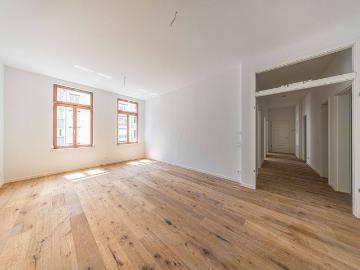 Großzügige 5 Zimmer Wohnung mit Balkon & moderner Ausstattung Ihr Familienglück in Leipzig