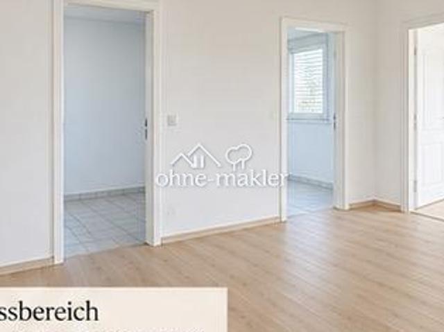 Großzügige 5 Zimmer Wohnung mit Balkon umfassend renoviert