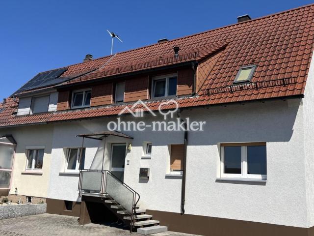 Großzügige 5 Zimmer Wohnung mit Garten, Terrasse und Garage