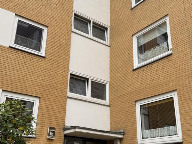 GROSSZÜGIGE 5 ZIMMER WOHNUNG MIT POTENZIAL