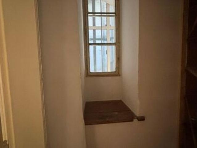 Großzügige 5 Zimmer Wohnung auch für Studenten in Uni Nähe