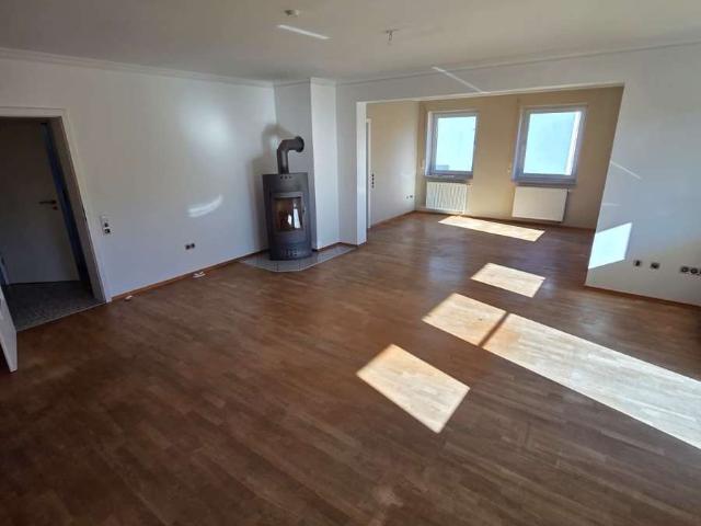 Großzügige 5 Zimmer Wohnung in Kümmersbruck
