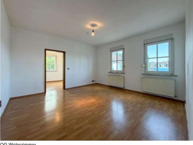 Großzügige 5 Zimmer Wohnung