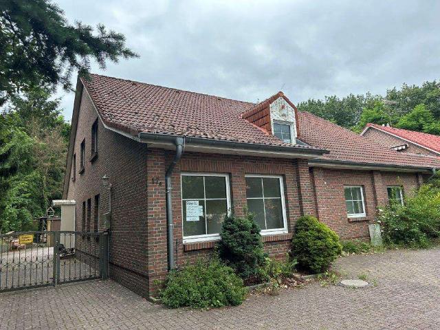 Großzügige 5 Zimmer Wohnung/Praxis in Spremberg