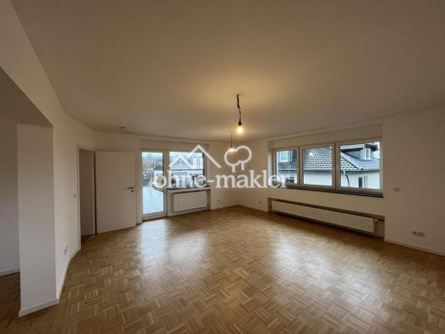 Großzügige 5 Zimmer Erdgeschosswohnung mit Traumterrasse in einem kernsanierten Dreifamilienhaus