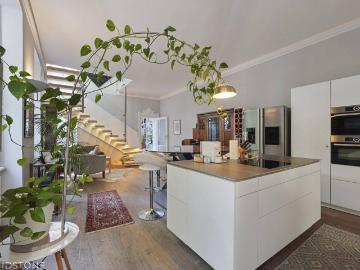 Großzügige 5 Zimmer Maisonette mit Wintergarten, Terrasse, eigener Garage und vielseitigem Hobbyraum in Wien