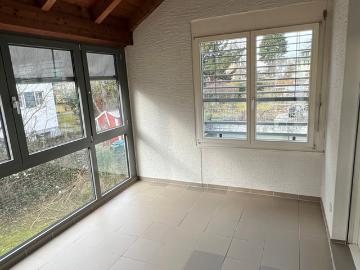 Grosszügige 5 Zimmerwohnung mit Wintergarten