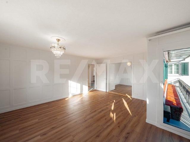 Grosszügige 5.5 Zimmer Maisonette mit Einfamilienhaus Charakter an.