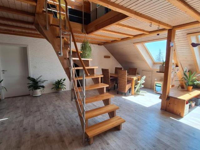 Großzügige 5,5 Zimmer Familien Maisonette mit Garten u. Weitblick