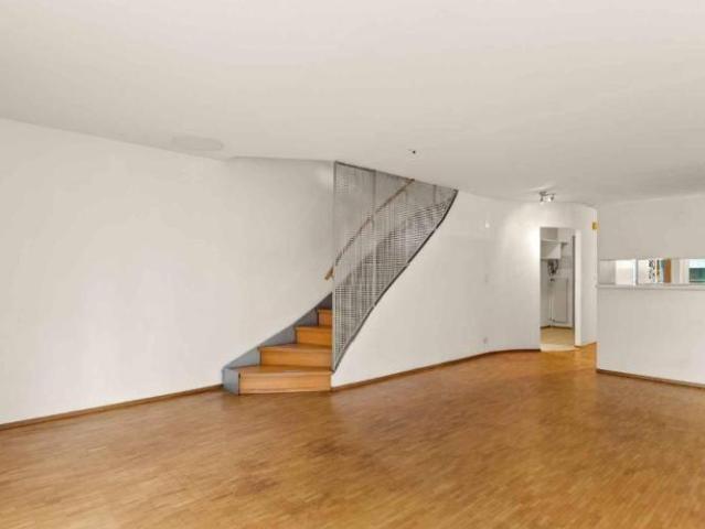 Grosszügige 5.5 zimmer triplexwohnung im herzen von chavornay