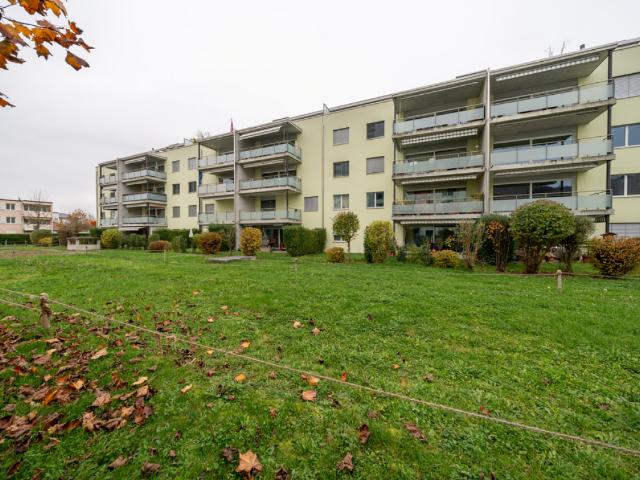 Grosszügige 5.5 Zimmer Wohnung mit eigenem Sitzplatz
