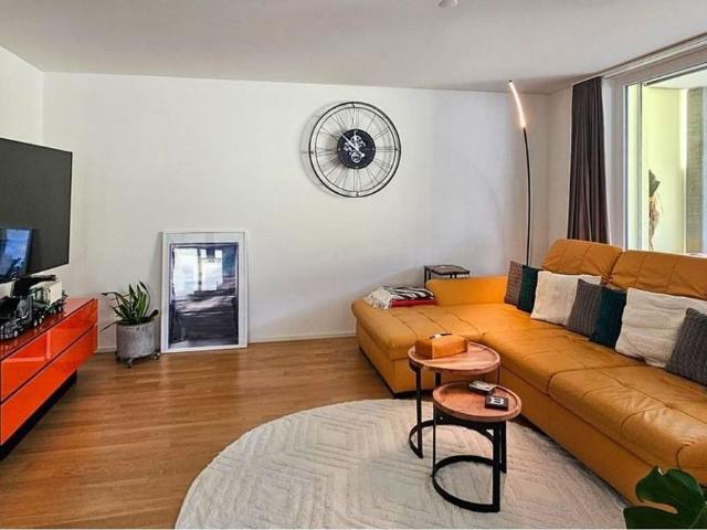 Grosszügige 5.5 Zimmer Wohnung mit traumhafter Aussicht in Goldau