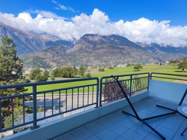Grosszügige 5.5 Zimmer Wohnung mit zwei Balkonen und Bergblick in Ried Brig