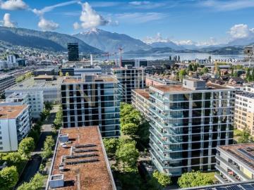 Grosszügige 5.5 Zimmerwohnung mit grossem Balkon im Feldpark Zug