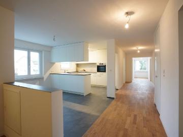 Grosszügige 5.5 Zimmerwohnung mit Wintergarten und zwei Balkonen in Wil