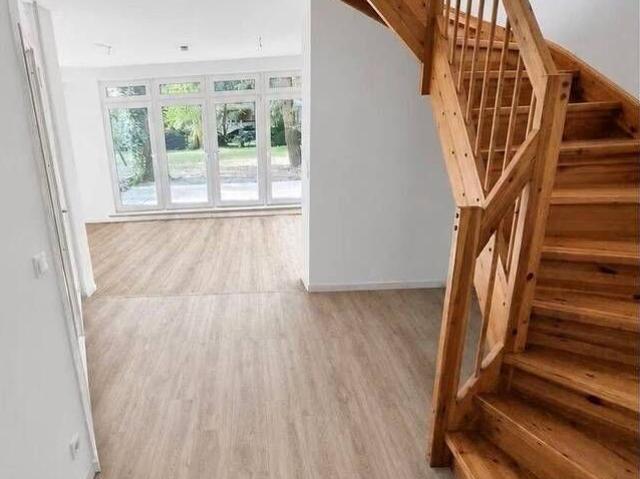 Großzügige 6 Zimmer Wohnung mit Terrasse in Französisch Buchholz