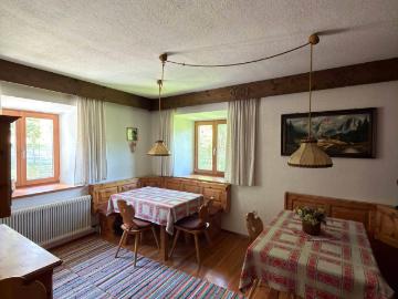 Großzügige 6 Zimmer Wohnung mit großer Terrasse & Bergblick in Rietz voll möbliert