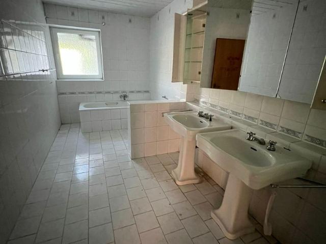 Großzügige 6 Zimmer Wohnung zur Selbstgestaltung in Obernkirchen