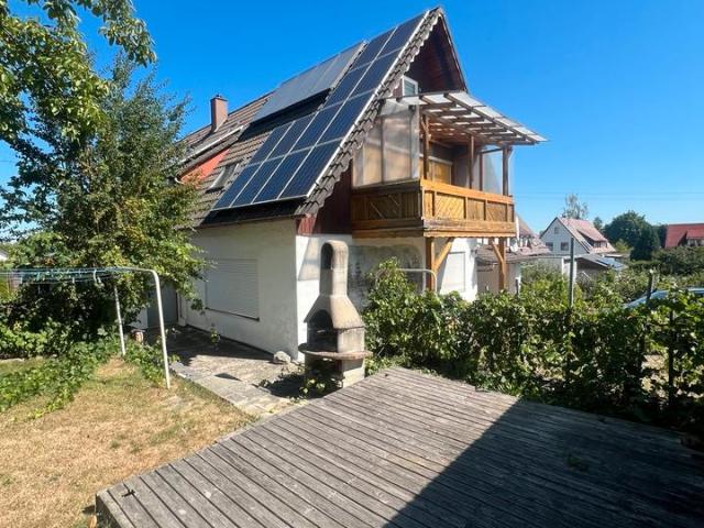 Großzügige 6 Zimmerwohnung ca. 130qm mit Gartenanteil, 2 Balkonen